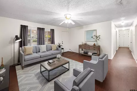 516 W Blair St, Mineola, TX 75773