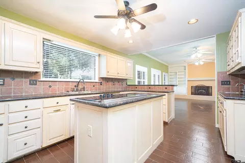 4 Par Ct, Longview, TX 75605 photo 3