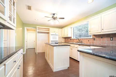 4 Par Ct, Longview, TX 75605 photo 7