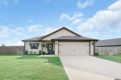 17011 Crossing Cir, Lindale, TX 75771