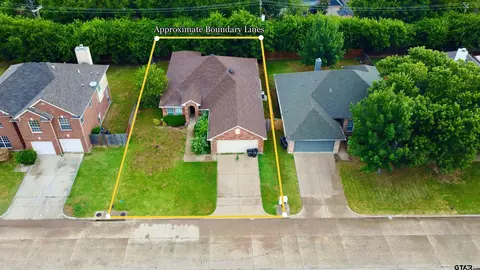 8129 Hulen Park Cir, Fort Worth, TX 76123