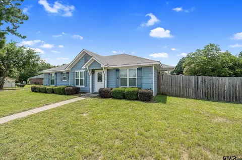 428 Martin St, Chandler, TX 75758