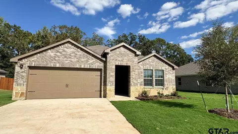 1010 River Oaks Ln, Chandler, TX 75758