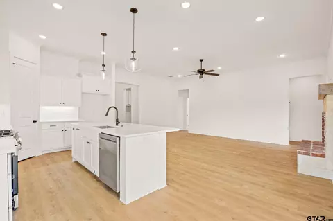 2072 Locklear Ln, Tyler, TX 75703 photo 10
