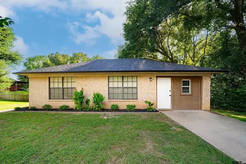 300 Tate St, Henderson, TX 75654