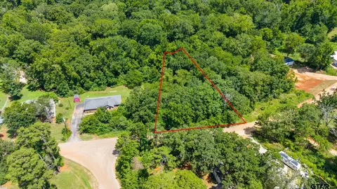 19205 Hillside Dr, Tyler, TX 75703