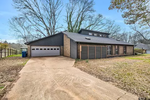 104 Leisure Ln, Whitehouse, TX 75791