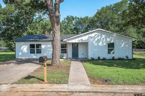 1327 Debbie Dr, Canton, TX 75103