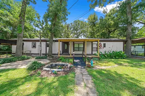 21622 Ravenwood Dr, Chandler, TX 75758