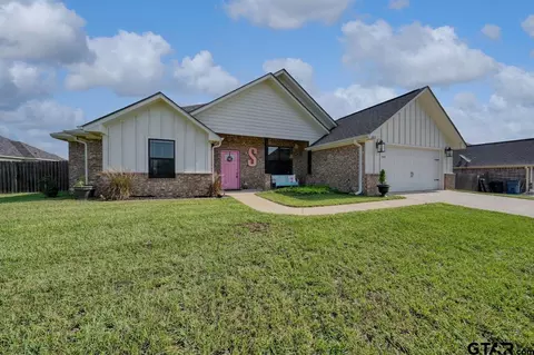353 Smith Cir, Lindale, TX 75771 photo 2