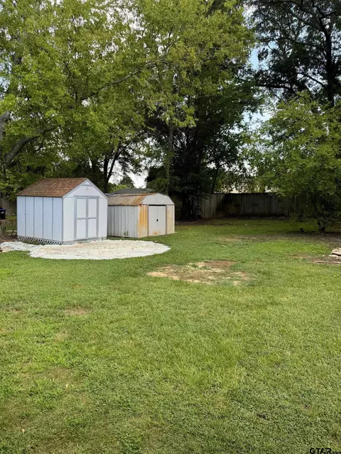 210 E Pirate St, Longview, TX 75604 photo 18