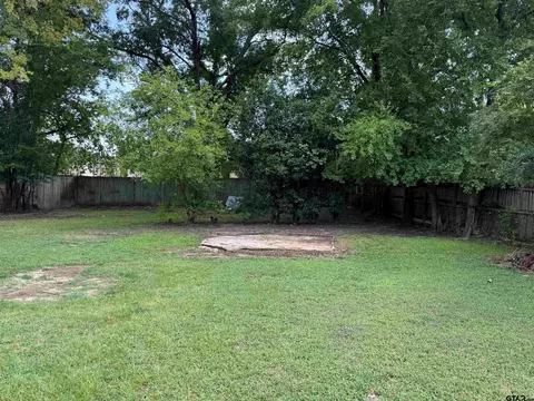 210 E Pirate St, Longview, TX 75604 photo 19