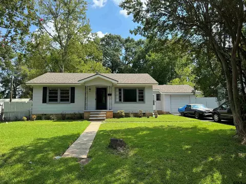 210 E Pirate St, Longview, TX 75604