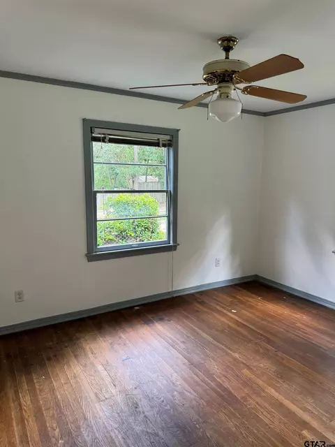 210 E Pirate St, Longview, TX 75604 photo 15