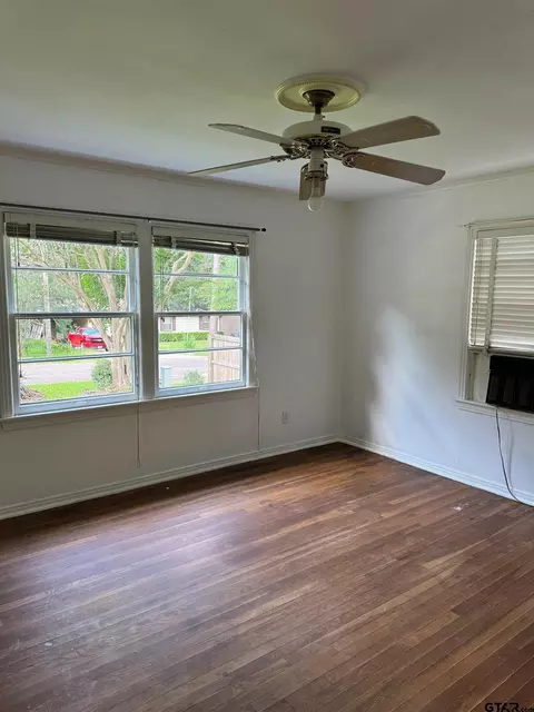 210 E Pirate St, Longview, TX 75604 photo 17