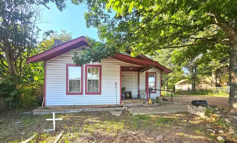 607 W Duval St, Troup, TX 75789