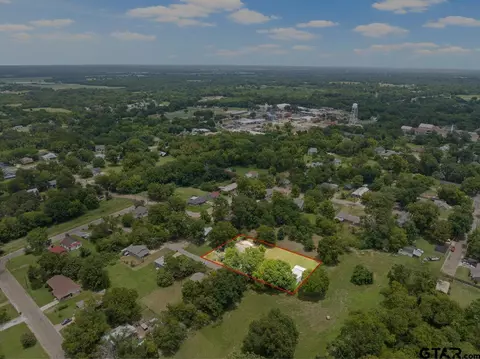 105 Lois Ln, Mount Vernon, TX 75457