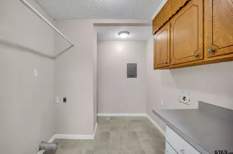 504 Crystal St, Longview, TX 75604 photo 9