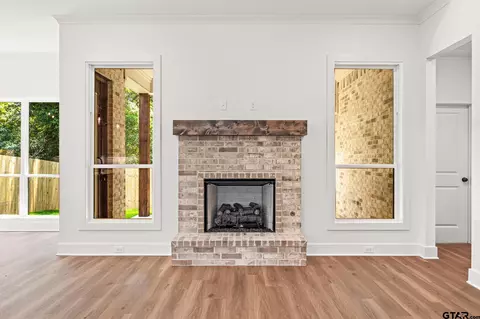 Living - 2079 Locklear Ln, Tyler, TX 75703 photo 4 of 5