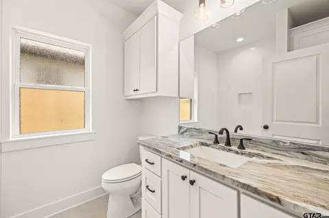 Bath - 2079 Locklear Ln, Tyler, TX 75703 photo 6 of 6