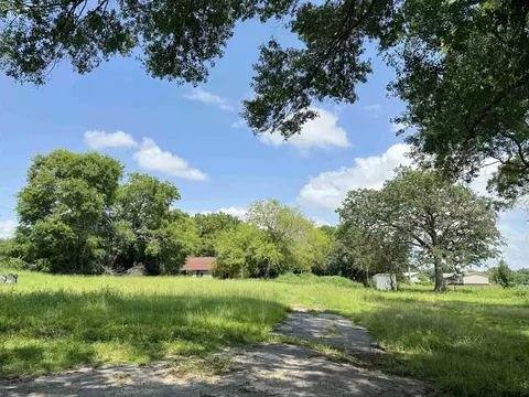 12244 N Fm 144, Omaha, TX 75571