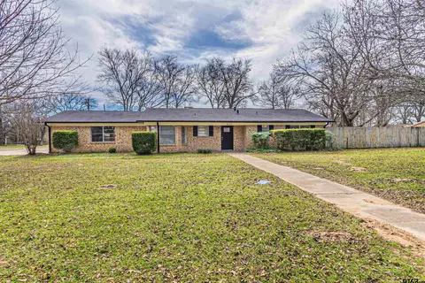 257 Iowa Pl, Van, TX 75790