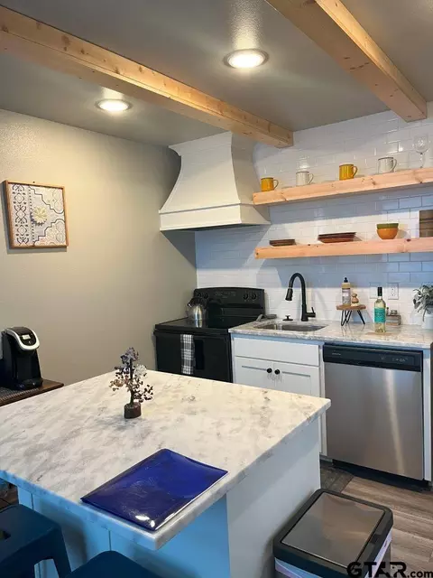 Kitchen - 11227 Interstate 20, Tyler, TX 75708 photo 2 of 6