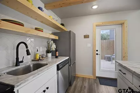 Kitchen - 11227 Interstate 20, Tyler, TX 75708 photo 4 of 6