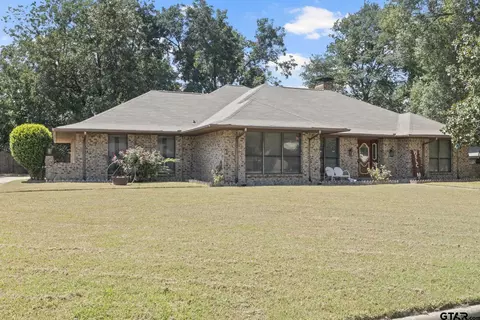 102 Magnolia St, Mount Vernon, TX 75457