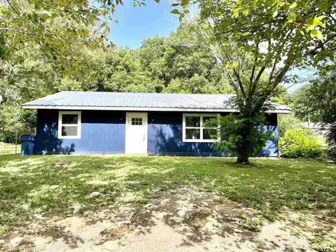 411 N Pearl St, Big Sandy, TX 75755