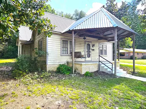 1112 W Duval St, Troup, TX 75789