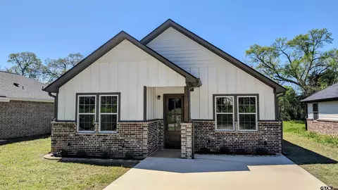 509 Zimmerman Dr, Jacksonville, TX 75766