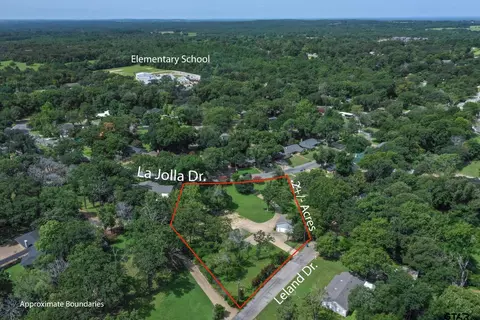 218 La Jolla Dr, Athens, TX 75751