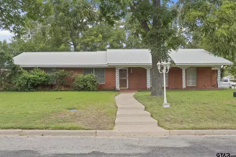 704 W 7th, Mount Pleasant, TX 75455