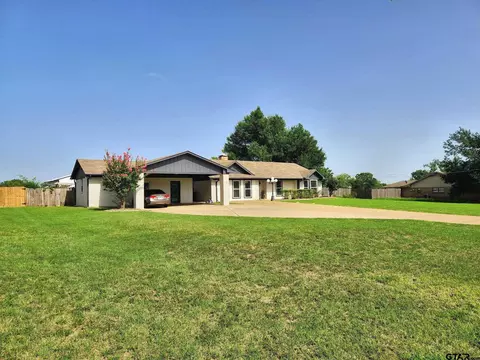 416 Lilly Ln, Bullard, TX 75757