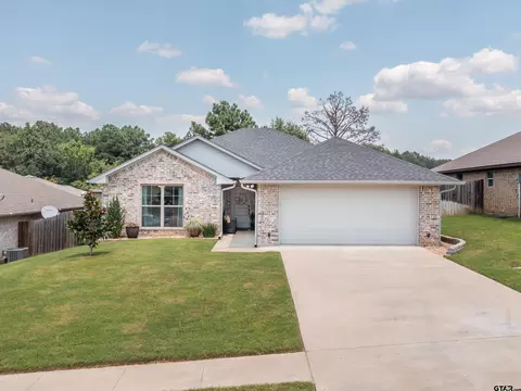 19901 Meadow West Ln, Flint, TX 75762