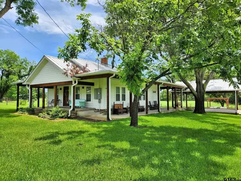 11198 Loop 60, Larue, TX 75770