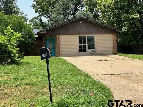 300 Ridgecrest Dr, Jacksonville, TX 75766
