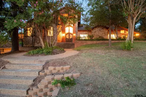 6014 Foxcroft Rd, Tyler, TX 75703