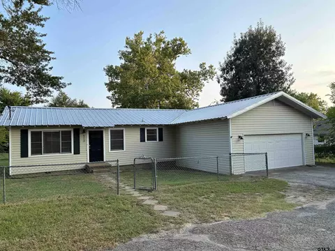 513 E South, Lindale, TX 75771