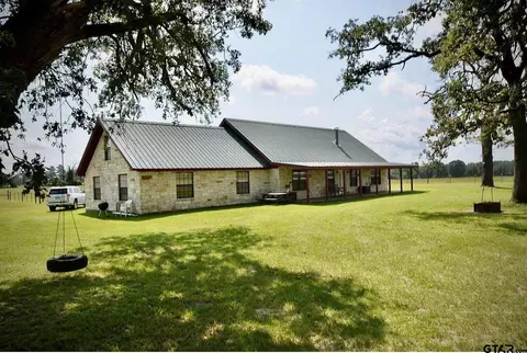 895 County Road 1208, Grapeland, TX 75844