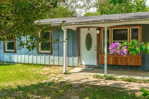 909 Virginia, Gladewater, TX 75647