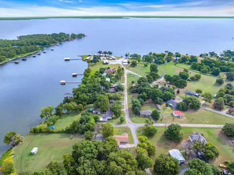 210 Vz County Rd 3732, Wills Point, TX 75169