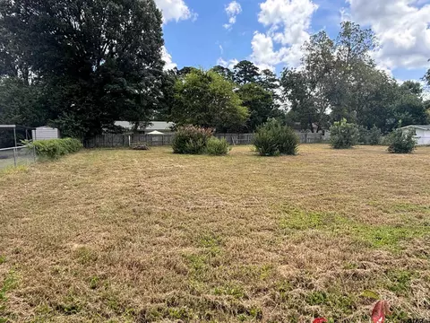 319 Daniels St, Rusk, TX 75785