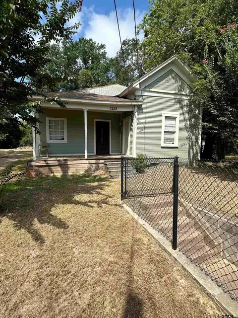 1228 N Pabst Ave, Tyler, TX 75702