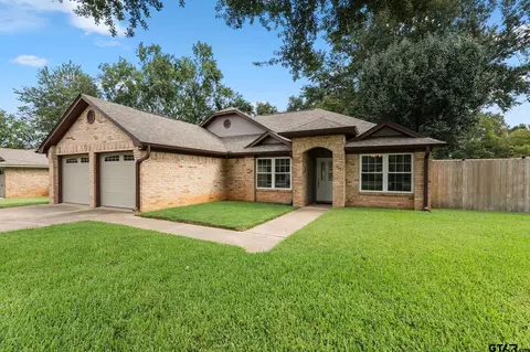 1106 Cyndi St, Whitehouse, TX 75791