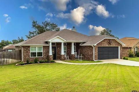397 Molly Ln, Lindale, TX 75771