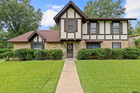 1607 Willow Oak Dr, Longview, TX 75601
