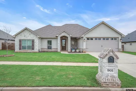 901 Sunny Mdws, Whitehouse, TX 75791