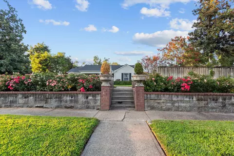 319 W 2nd St, Tyler, TX 75701